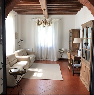 Large Country Villa with Swimming Pool in Tuscany 12 Italian Breaks