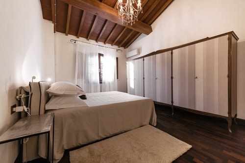 Large Country Villa with Swimming Pool in Tuscany 21 Italian Breaks
