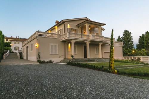 Large Country Villa with Swimming Pool in Tuscany 31 Italian Breaks