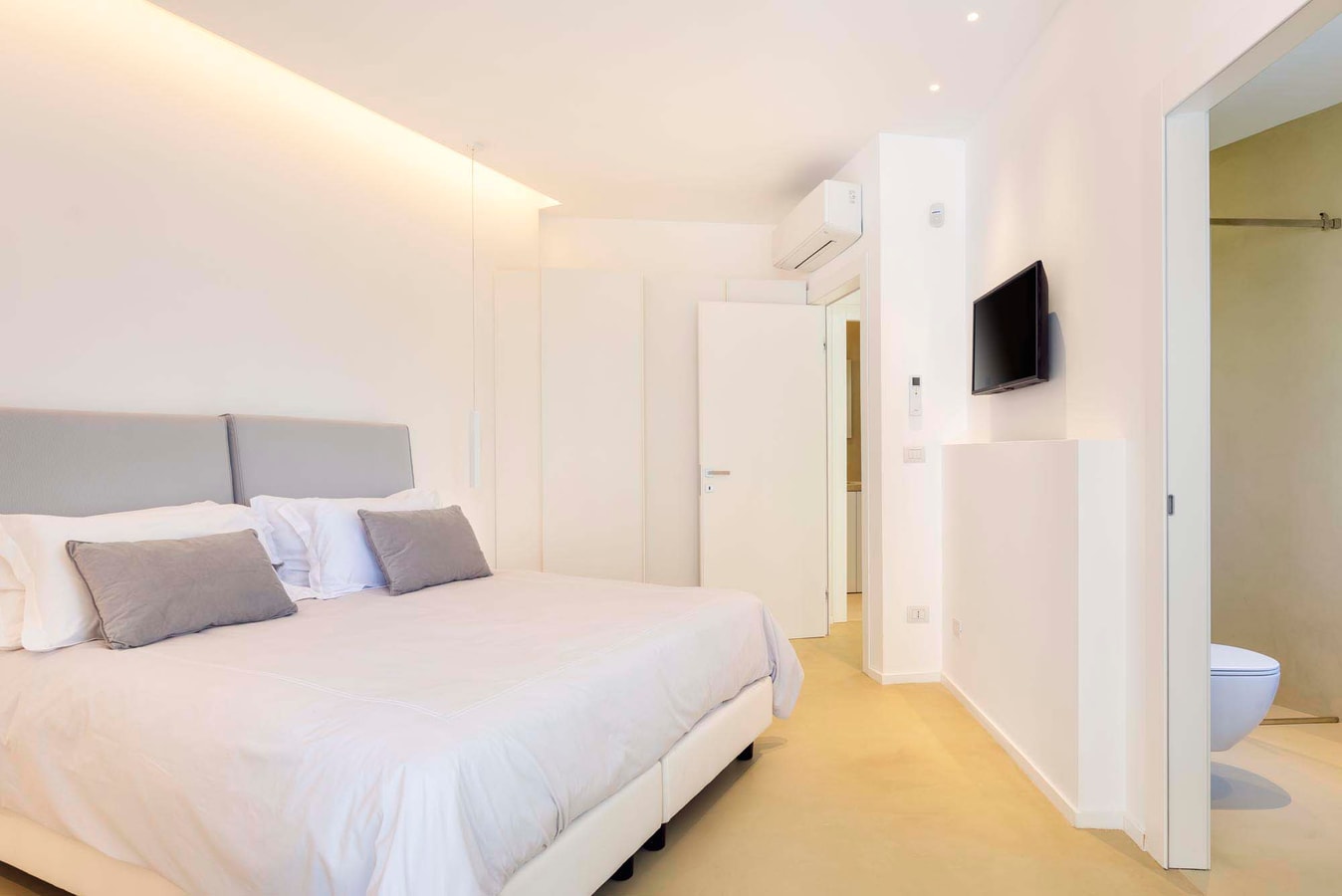 Villa Adriana - with sea access and heated pool 18 Italian Breaks