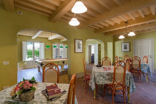 Luxury Villa with Private swimming pool 9 Italian Breaks