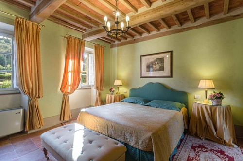 Luxury Villa with Private swimming pool 11 Italian Breaks