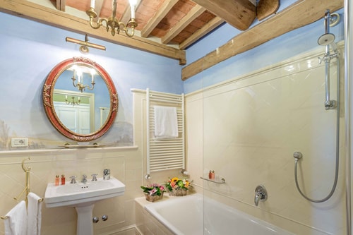 Luxury Villa with Private swimming pool 12 Italian Breaks