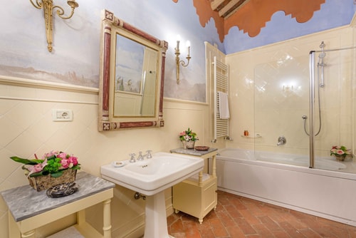 Luxury Villa with Private swimming pool 16 Italian Breaks