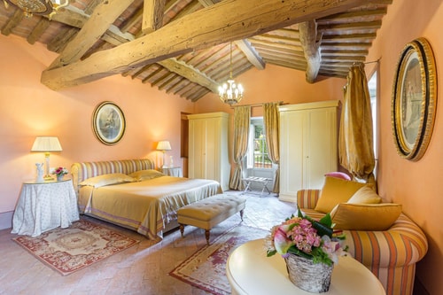 Luxury Villa with Private swimming pool 19 Italian Breaks