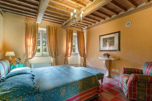 Luxury Villa with Private swimming pool 22 Italian Breaks