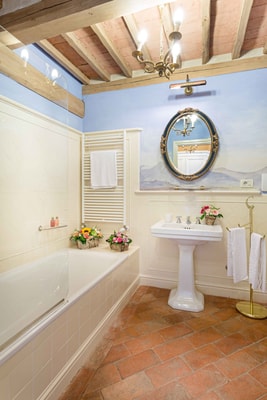 Luxury Villa with Private swimming pool 24 Italian Breaks