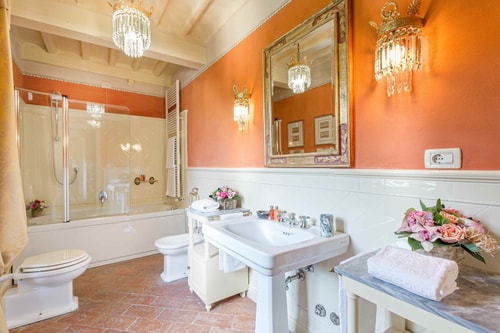 Luxury Villa with Private swimming pool 26 Italian Breaks
