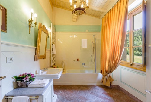 Luxury Villa with Private swimming pool 30 Italian Breaks