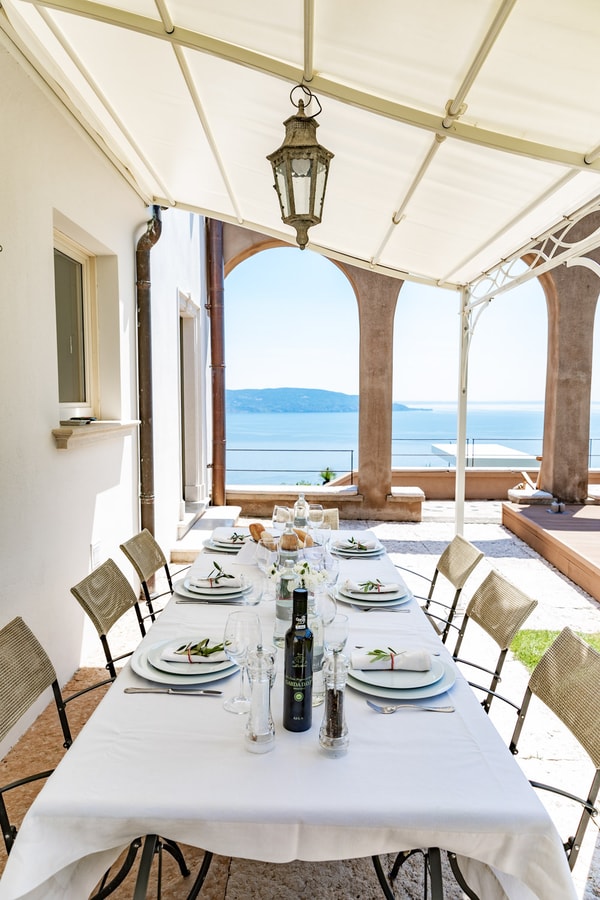 Tenuta Sorgente - Private estate with two pools and lake views, close to town 3 Italian Breaks