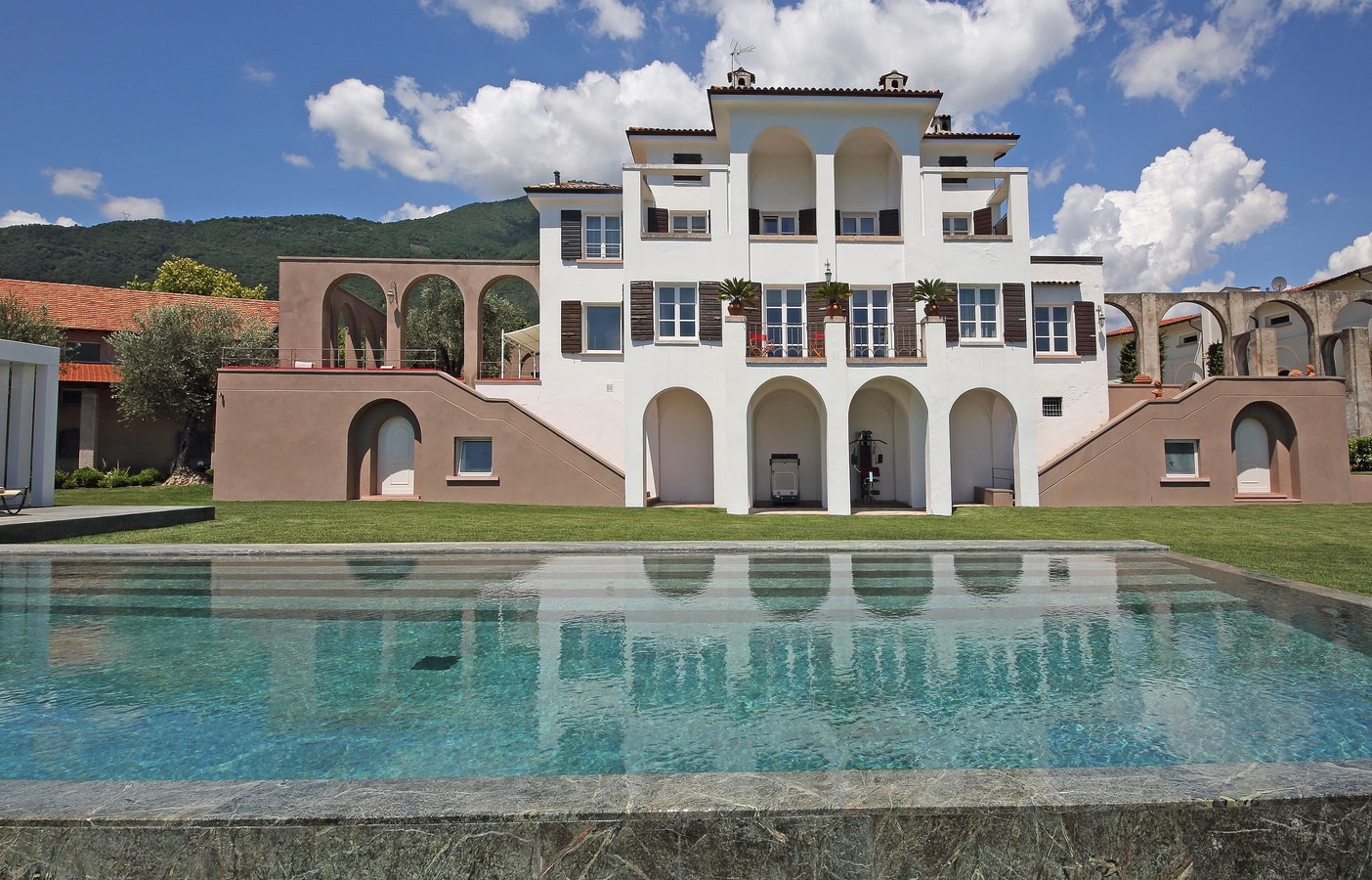 Tenuta Sorgente - Private estate with two pools and lake views, close to town 27 Italian Breaks