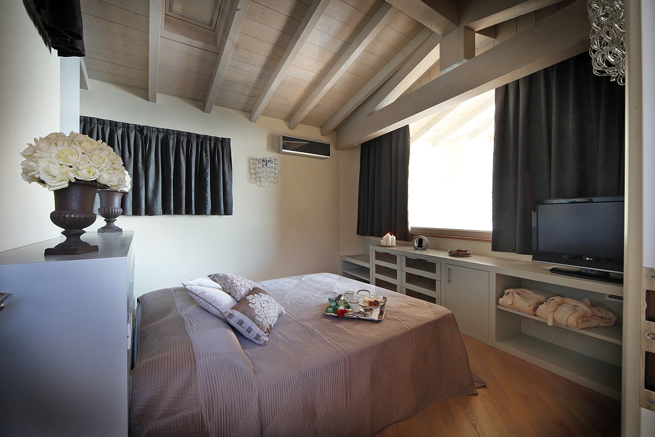 Tenuta Sorgente - Private estate with two pools and lake views, close to town 39 Italian Breaks