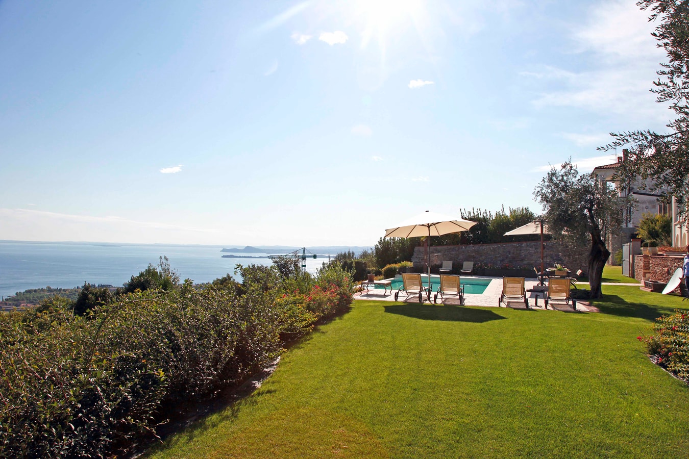Tenuta Sorgente - Private estate with two pools and lake views, close to town 44 Italian Breaks