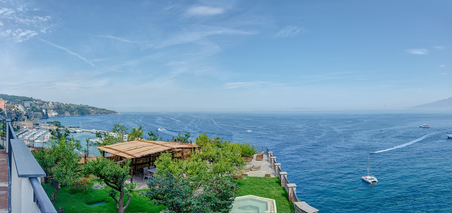 Luxury property with sea views in Sorrento centre 3 Italian Breaks