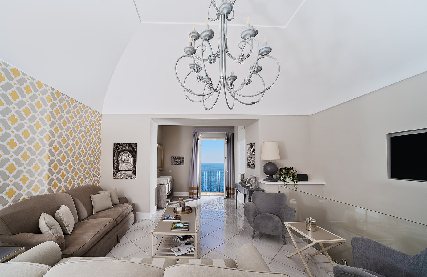 Luxury property with sea views in Sorrento centre 7 Italian Breaks