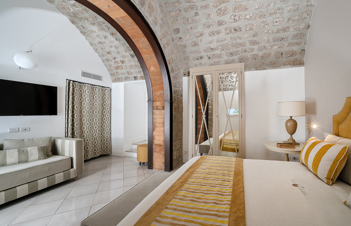 Luxury property with sea views in Sorrento centre 20 Italian Breaks