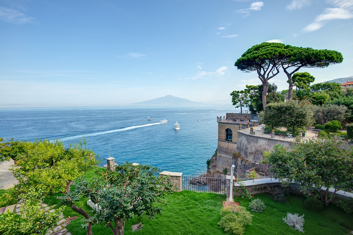 Luxury property with sea views in Sorrento centre 30 Italian Breaks