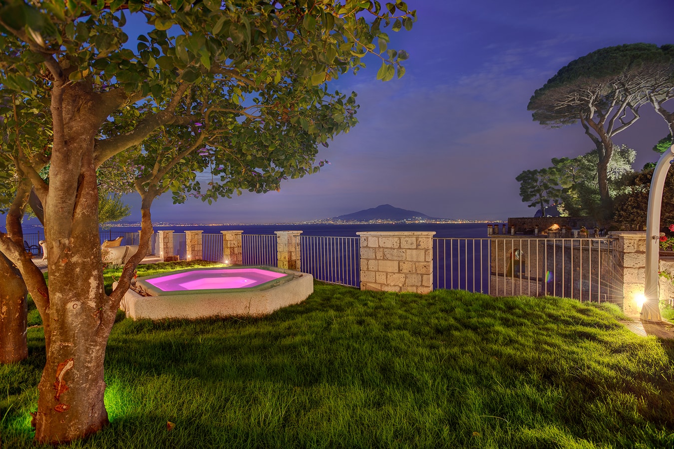 Luxury property with sea views in Sorrento centre 31 Italian Breaks