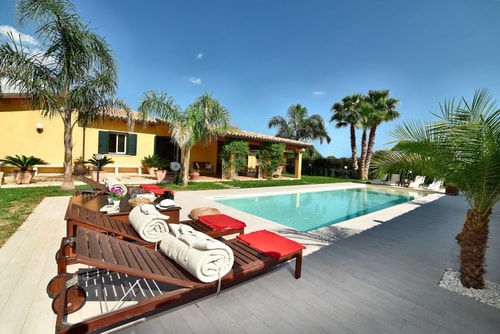 Private villa with swimming pool in Sicily 1 Italian Breaks