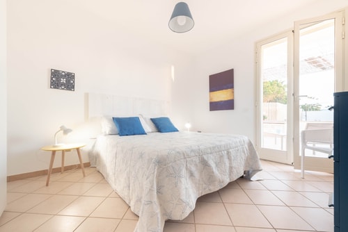 Private villa with 5 apartments and a shared swimming pool in Sicily 37 Italian Breaks
