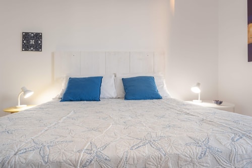 Private villa with 5 apartments and a shared swimming pool in Sicily 39 Italian Breaks