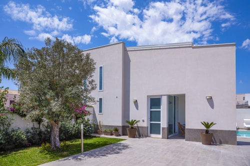 Private villa with swimming pool in Sicily 1 Italian Breaks