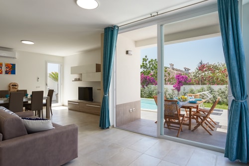 Private villa with swimming pool in Sicily 2 Italian Breaks
