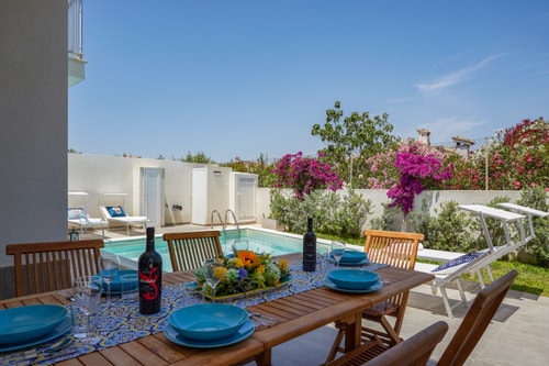 Private villa with swimming pool in Sicily 13 Italian Breaks