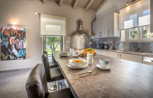 Villa Zenais, Luxury with swimming pool 6 My Villa Breaks