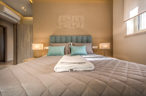 Villa Zenais, Luxury with swimming pool 12 My Villa Breaks