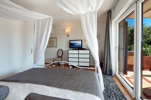 Villa Krasna - Private modern villa with a pool, Istria 15 My Villa Breaks