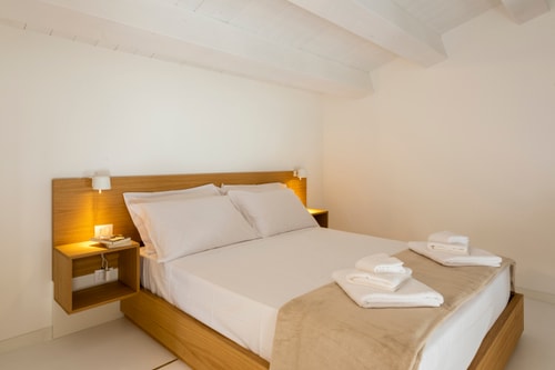 Private villa with swimming pool in Sicily 16 The Prestige Villa Collection