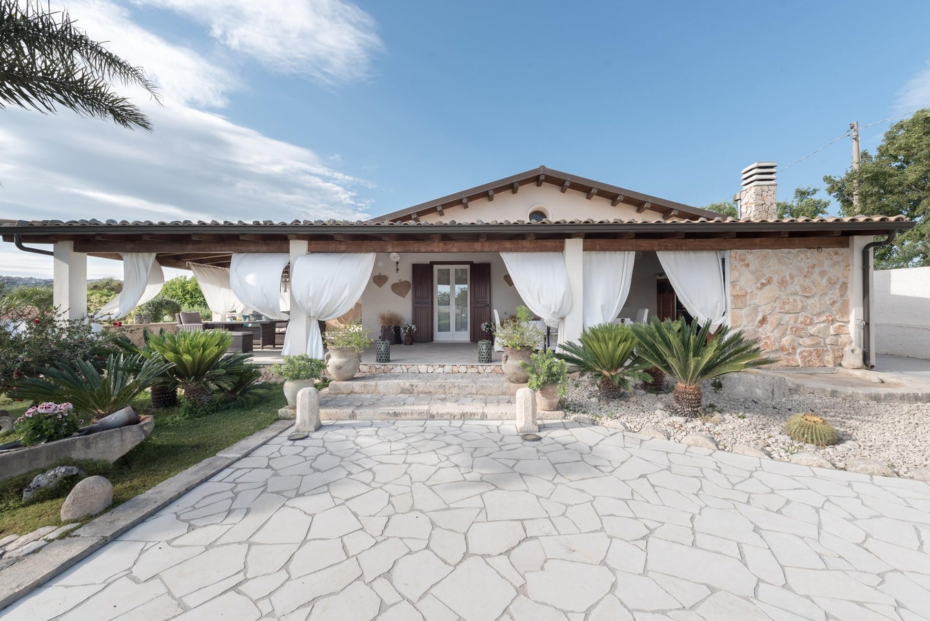 Private villa with swimming pool in Sicily 1 Italian Breaks