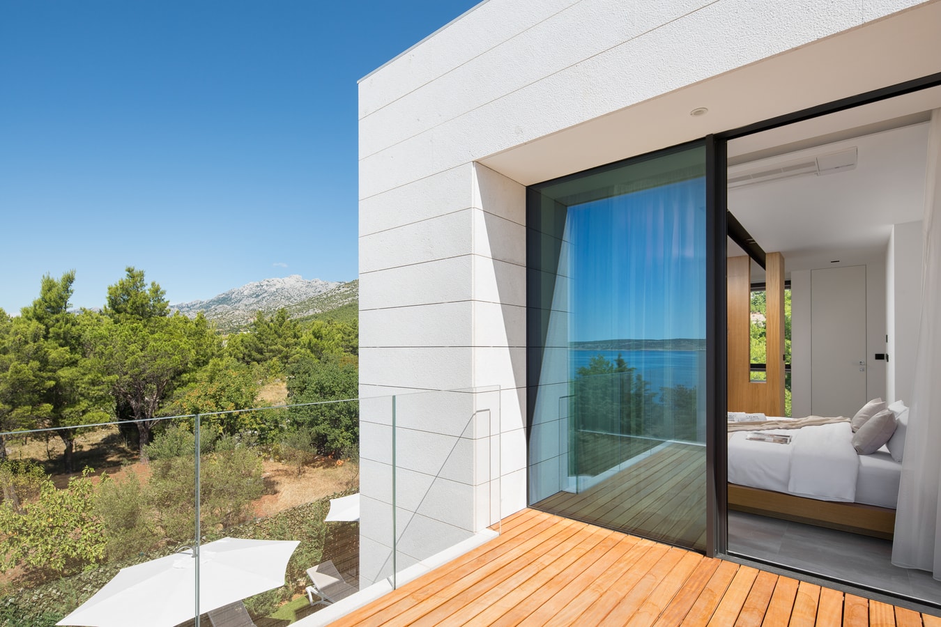 Villa Mojca - Private modern villa with pool, Zadar Riviera 11 My Villa Breaks