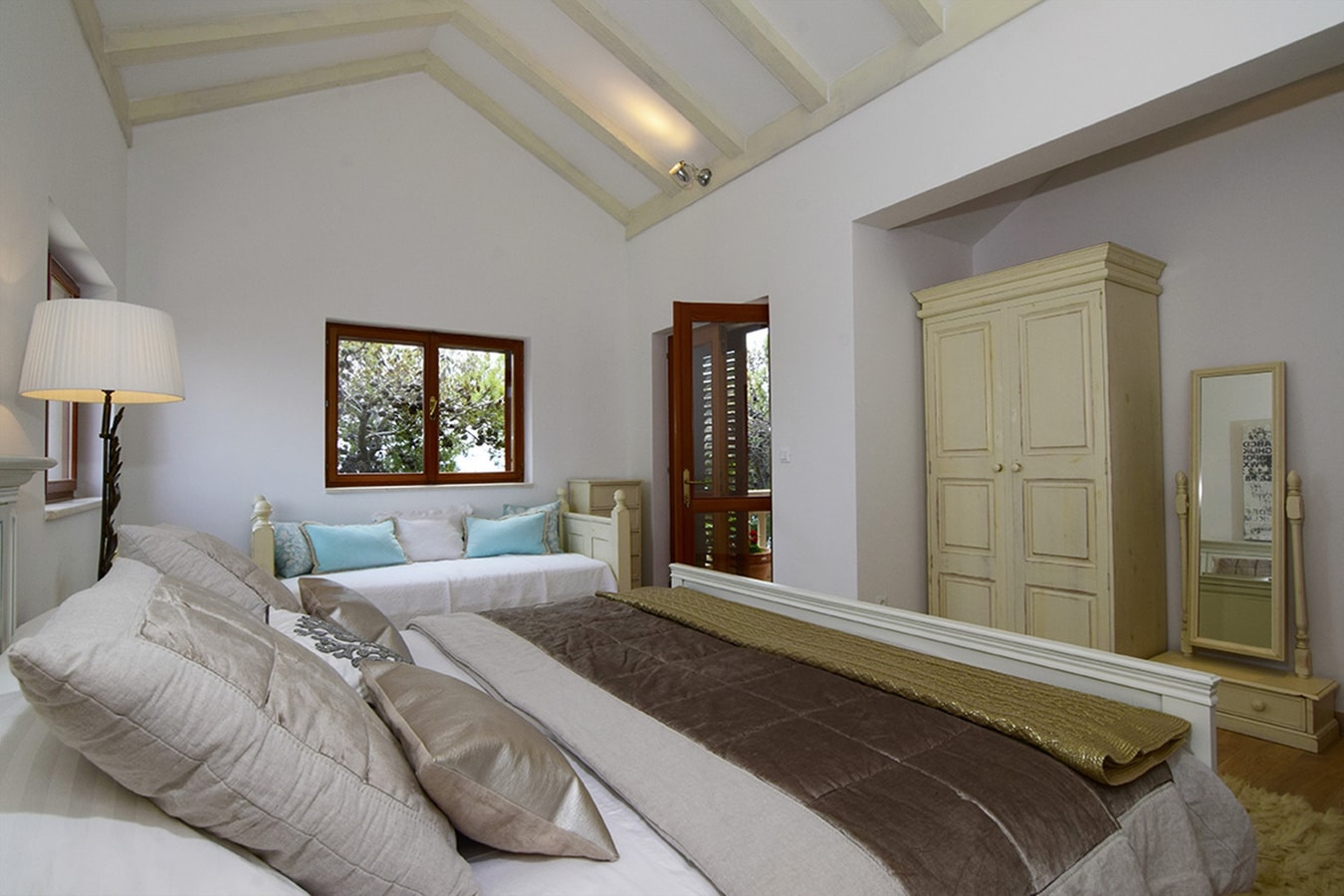 Villa Josipa - Luxury modern villa with pool in Croatia 14 My Villa Breaks