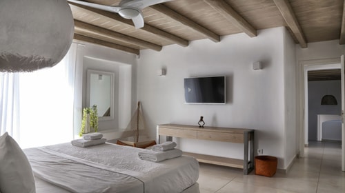 Luxury modern villa with swimming pool in Mykonos 13 My Villa Breaks