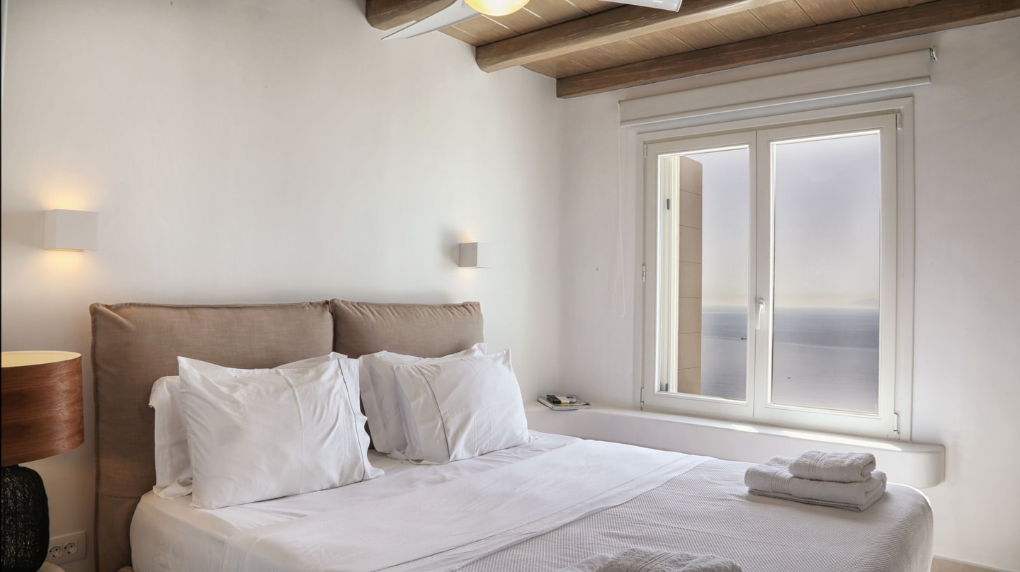 Luxury modern villa with swimming pool in Mykonos 16 My Villa Breaks