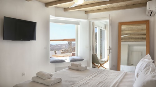 Luxury modern villa with swimming pool in Mykonos 26 My Villa Breaks