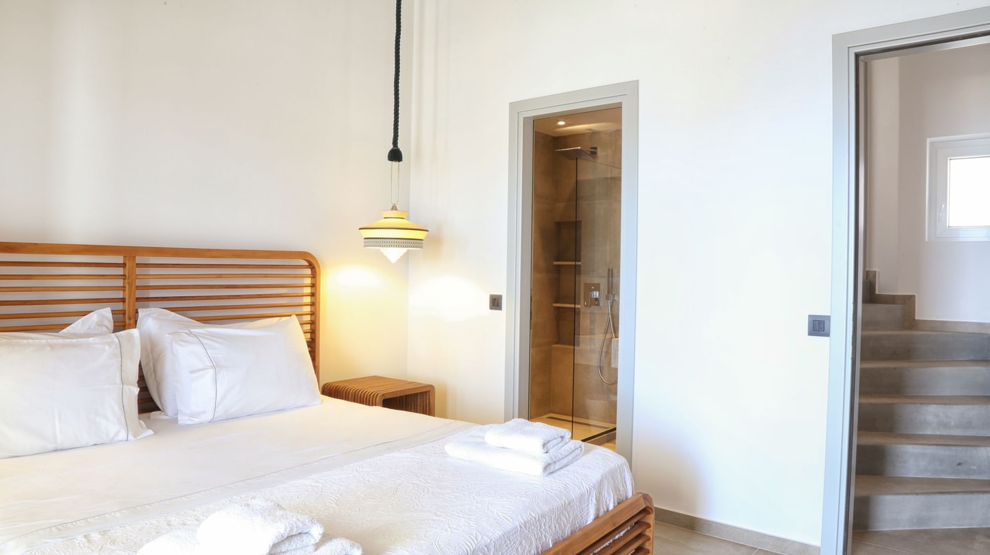 Luxury modern villa with swimming pool in Mykonos 33 My Villa Breaks