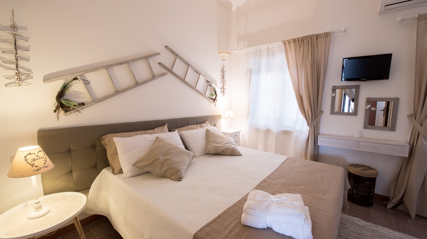 Private villa with swimming pool in Sicily 18 Italian Breaks