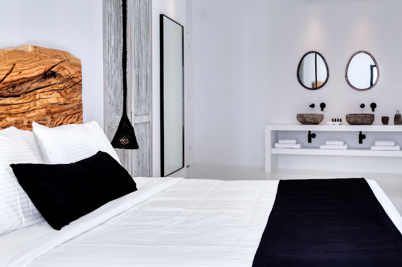 Luxury modern villa with swimming pool in Mykonos 8 My Villa Breaks