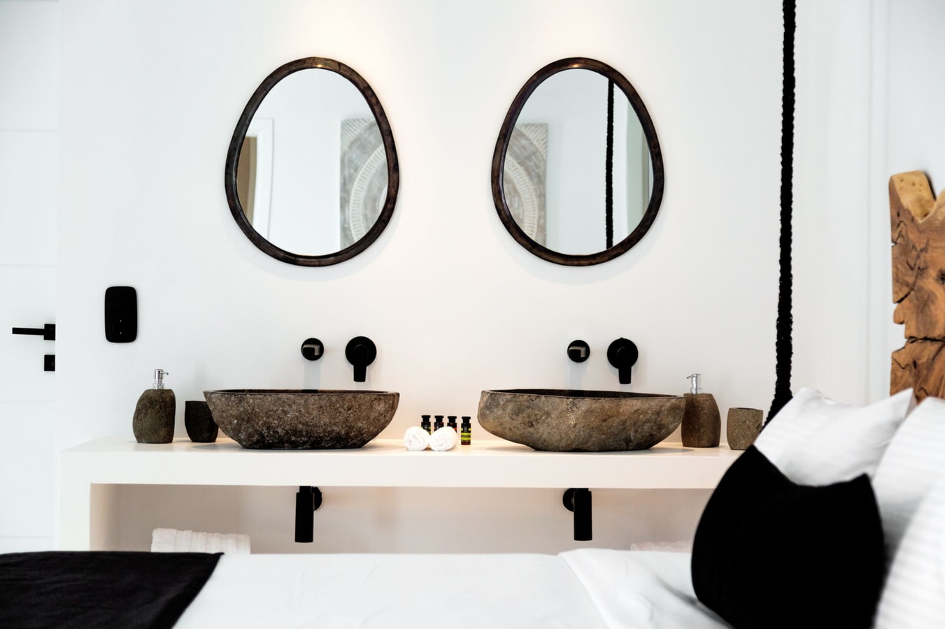 Luxury modern villa with swimming pool in Mykonos 24 My Villa Breaks