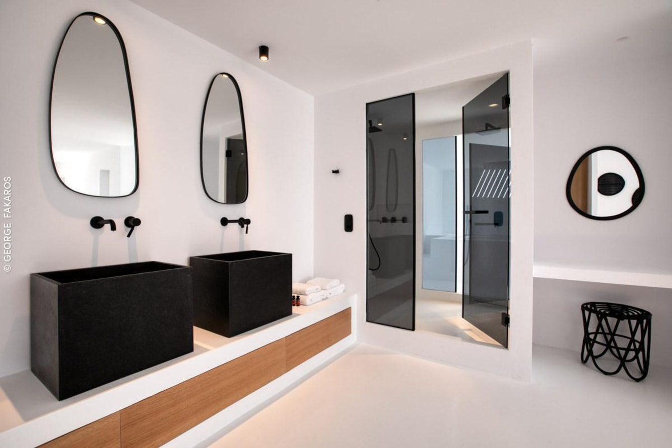 Luxury modern villa with swimming pool in Mykonos 30 My Villa Breaks