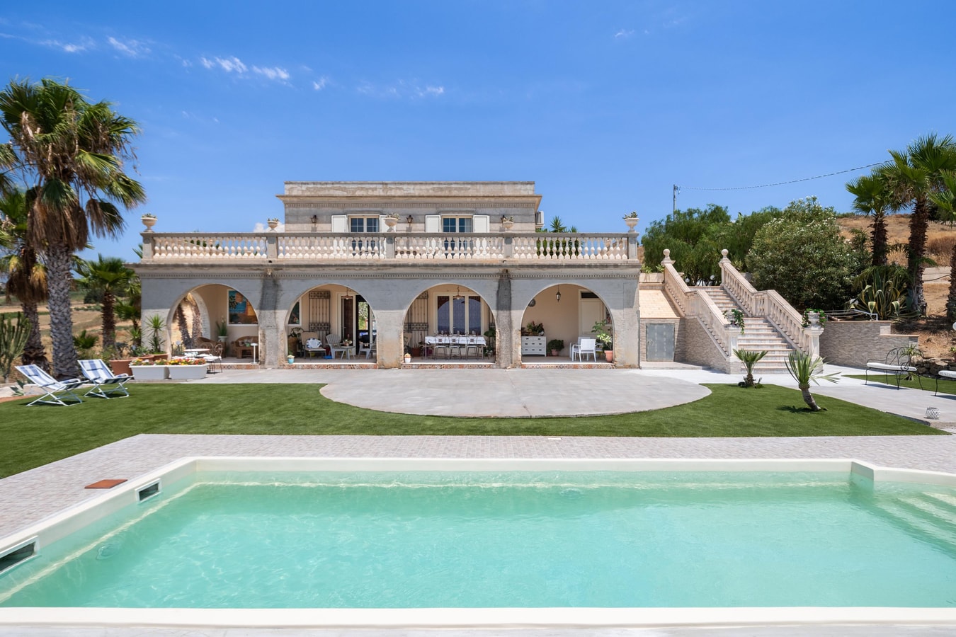 Private villa with swimming pool in Sicily Italian Breaks