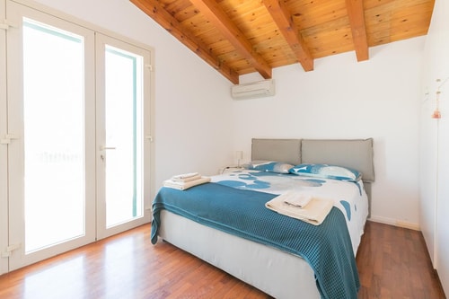 Private villa with swimming pool in Sicily 8 Italian Breaks