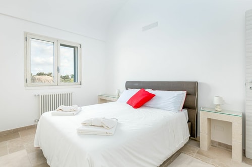 Private villa with swimming pool in Puglia 4 Villas in Italy