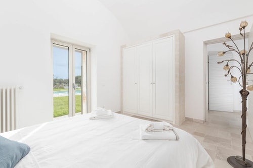 Private villa with swimming pool in Puglia 8 Villas in Italy