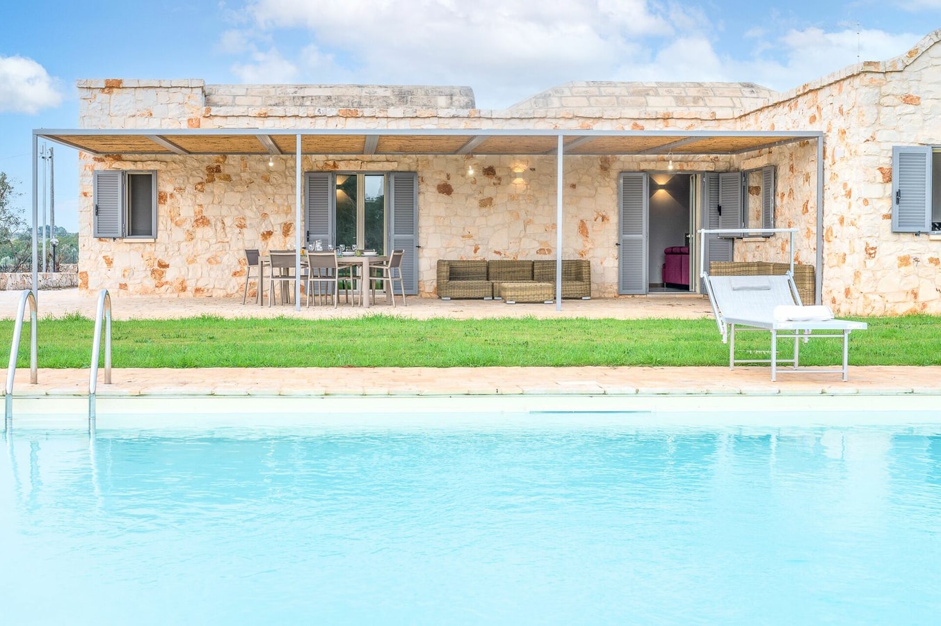 Private villa with swimming pool in Puglia 16 Villas in Italy
