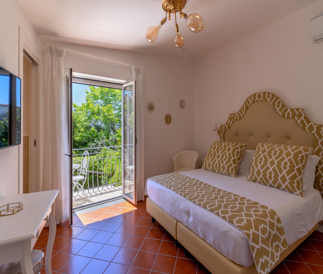 Resort Lubrense - Partenio with shared pool 14 Italian Breaks