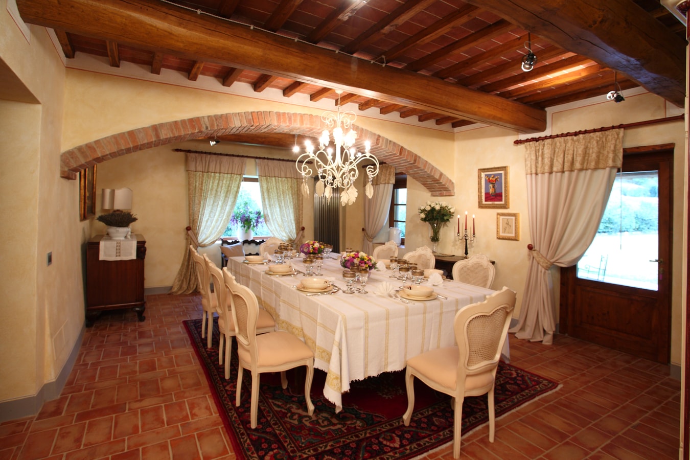 Countryside villa with private pool, Reggello, Italy - Italian Breaks